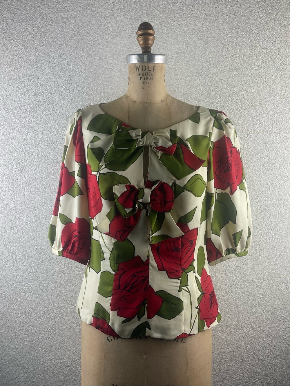 Sara Jane l 6 Retro Silk Roses Pinup Feminine Sketchy Floral Puff Sleeve Blouse
